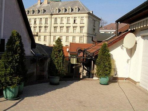Ria Panzio Bed & Breakfast Естергом Екстериор снимка