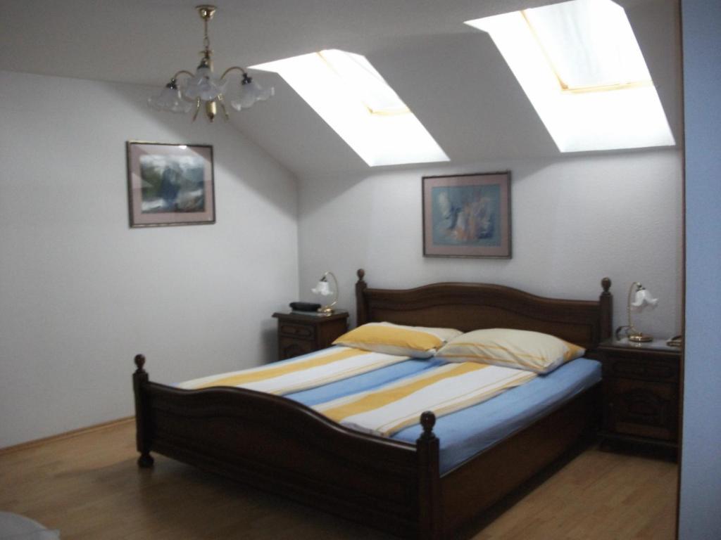 Ria Panzio Bed & Breakfast Естергом Екстериор снимка