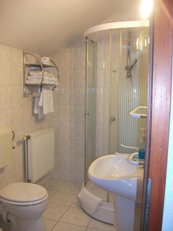 Ria Panzio Bed & Breakfast Естергом Екстериор снимка